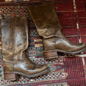 Super Cute Slightly Worn FRYE Boot